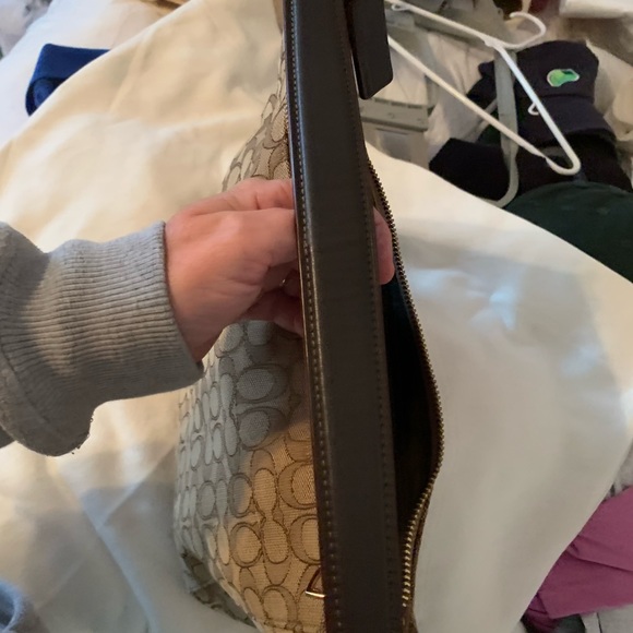 Coach purse 11.5 x 12 x 5. Great condition. Smoke free/pet friendly home. - Picture 11 of 12